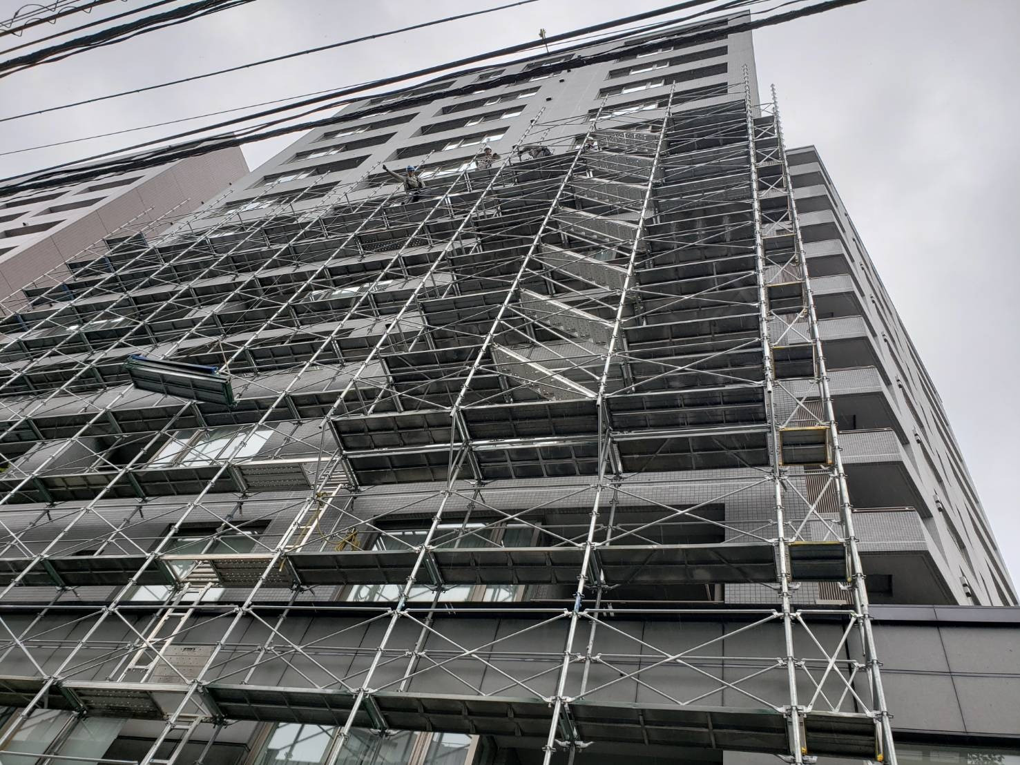 東京で鳶の求人募集中！　～足場～